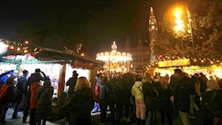 Christkindlmarkt auf dem Rathausplatz (Bild: Jöchl Martin, Krone KREATIV)