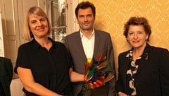 „Steirerkrone“-Redakteurin Barbara Winkler, Chefredakteur Oliver Pokorny und Landesrätin Ursula Lackner beim Umwelt-Oswald im Grazer Landhaus (Bild: Christian Jauschowetz)