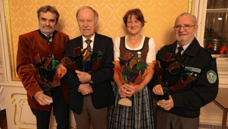 Ausgezeichnet: Wolfgang Windisch, Gerhard Huber, Maria Häuselhofer und Alfred Ertl (Bild: Christian Jauschowetz)