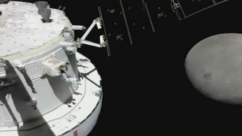 Am Montag flog die „Orion“-Kapsel der NASA-Mission „Artemis 1“ nahe am Mond vorbei. (Bild: NASA)