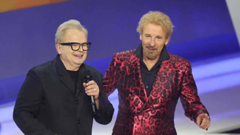 Herbert Grönemeyer und Thomas Gottschalk bei der ZDF-Sendung „Wetten dass..?“ in der Messehalle in Friedrichshafen (Bild: THÜRINGEN PRESS / Action Press / picturedesk.com)