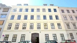 In dieser Wohnung wurde die 79-jährige Pensionisten von unbekannten Tätern ausgeraubt und schwer verletzt. (Bild: LPD Wien)
