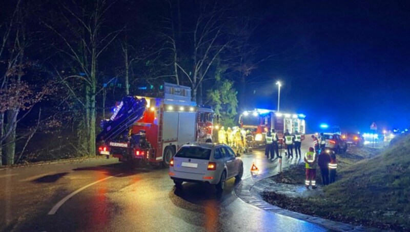 Der Großeinsatz an der Thierseestraße (Bild: zoom.tirol)