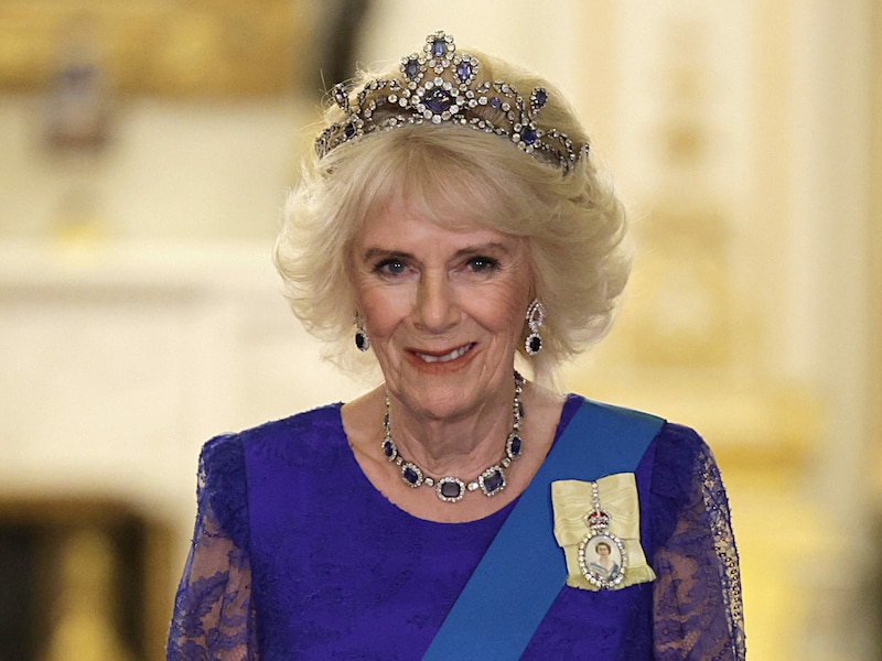 Queen Consort Camilla trug eine Tiara der Queen (Bild: AFP)