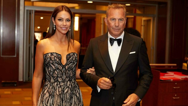 Kevin Costner mit Christine Baumgartner (Bild: www.PPS.at)