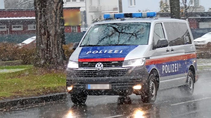 Rund um den Park ist nun verstärkt Polizei (Symbolbild) unterwegs.