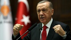 Präsident Recep Tayyip Erdogan will langfristig eine Sicherheitszone an der Südgrenze der Türkei errichten. (Bild: APA/AFP/Adem Altan)