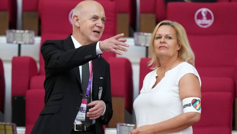 Bernd Neuendorf und Nancy Faeser (Bild: AP)