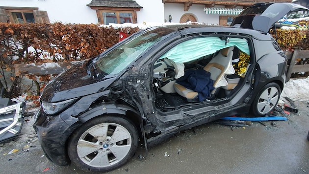 Das demolierte Auto der 41-Jährigen. (Bild: zoom.tirol)