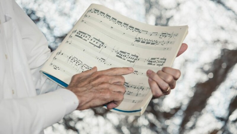 Auch nach fast 50-jähriger Erfahrung als Musiker sucht Helmut Binder stets neue Herausforderungen... (Bild: Mathis Fotografie)