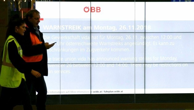 Bei den Eisenbahnern blieben die Verhandlungen am Sonntag ergebnislos. (Bild: HELMUT FOHRINGER / APA / picturedesk.com)