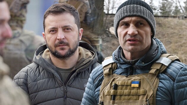 Präsident Wolodymyr Selenskyj (li.) und Kiews Bürgermeister Vitali Klitschko (Bild: Krone KREATIV, APA/AFP/Genya SAVILOV, APA/UKRAINIAN PRESIDENTIAL PRESS)