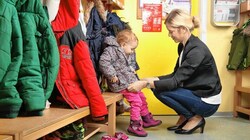 Heizen ist für Kindergärten eine enorme Belastung. Müssen sich Kinder bald warm anziehen? (Bild: RioPatuca Images - stock.adobe.c)