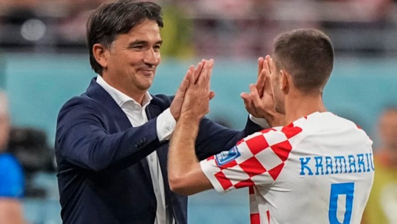 Zlatko Dalic und Andrej Kramaric (Bild: Copyright 2022 The Associated Press. All rights reserved)