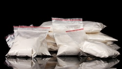 Kokain im Wert von einer halben Million Euro konnten die Bandenmitglieder erbeuten. (Bild: africa-studio.com (Olga Chernetska and Leonid Yastremskiy))