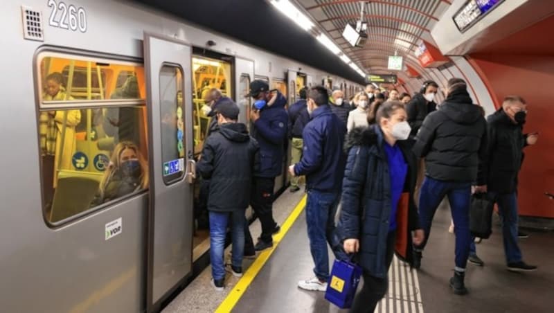 Die U-Bahnen sind nicht voller als sonst. (Bild: Zwefo)