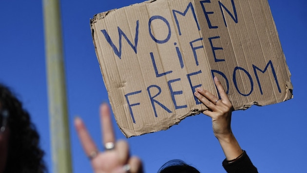 Protest von Frauen im Iran (Bild: AFP)