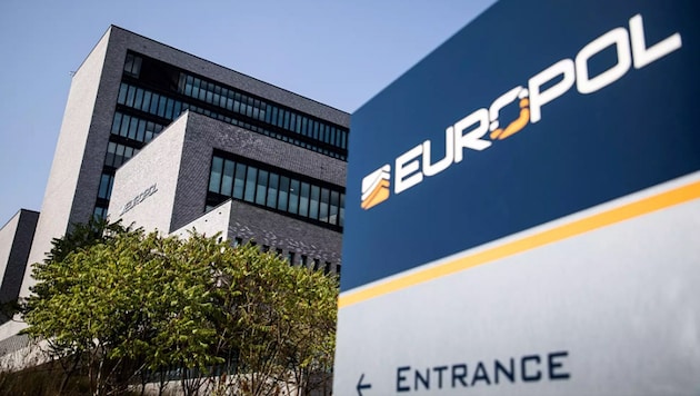 Die Fäden der groß angelegten Operation liefen bei Europol zusammen. (Bild: Europol)