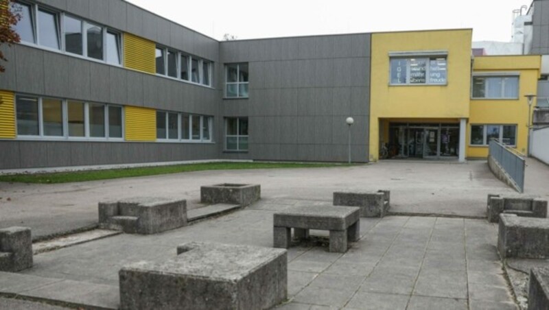 Die Impfung war in der „Mittelschule 1“ in Marchtrenk erfolgt. (Bild: Lauber/laumat.at Matthias)