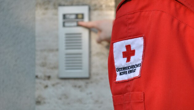 Das Rote Kreuz wirbt bei Haussammlungen um Mitgliedschaften und Spenden. (Bild: Österreichisches Rotes Kreuz - L)