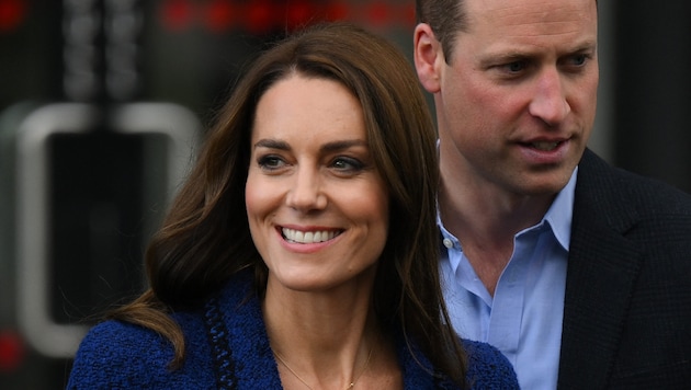 Kate hercegnő és Vilmos herceg (Bild: Daniel LEAL / AFP)