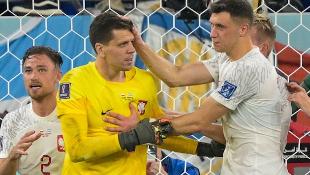 Goalie Wojciech Szczesny (Mitte) hört auf. (Bild: AFP or licensors)