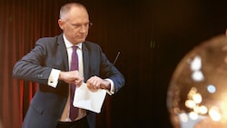 Innenminister Karner droht mit der Veto-Keule gegen Bulgarien und Rumänien bei der Schengen-Erweiterung. (Bild: krone.tv)