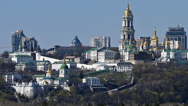 Das Kiewer Höhlenkloster (rechts hinten im Bild) (Bild: APA/AFP/Genya Savilov)