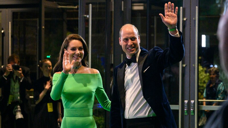 Der britische Prinz William, Prinz von Wales, und Catherine, Prinzessin von Wales, kommen zur Verleihung des Earthshot Prize in der MGM Music Hall in Boston. (Bild: APA / Photo by ANGELA WEISS / AFP)