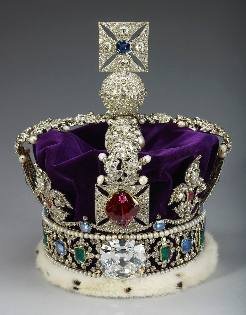 Die „Imperial State Crown“ (Bild: APA/AFP/BUCKINGHAM PALACE/ © His Majesty King Charles III 2022/Royal Collection Trust)