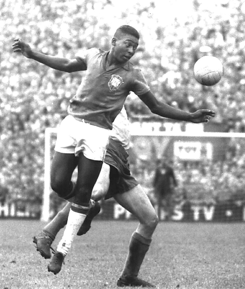 Pelé in Aktion bei der Fußball-WM 1958 in Schweden (Bild: Horstmüller / SZ-Photo / picturedesk.com)