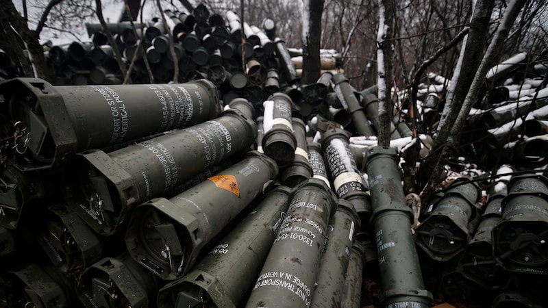 Munition wird in der Ukraine knapp (Bild: AP)