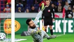 Sturm hat die Angel nach Ex-Salzburg-Tormann Carlos Coronel ausgeworfen. (Bild: Kronen Zeitung)