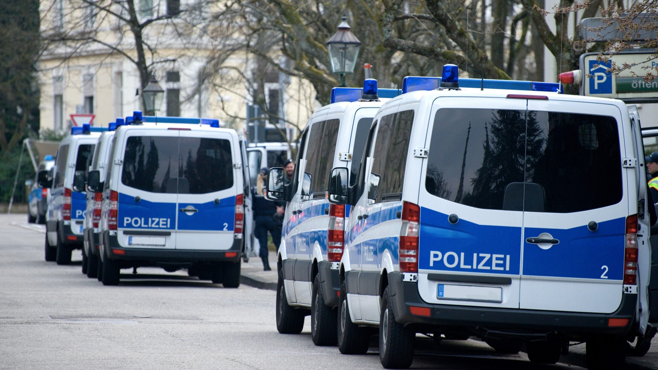 „Gab Keine Anzeichen“ - Doppelmörder In Berlin Weiterhin Auf Der Flucht ...