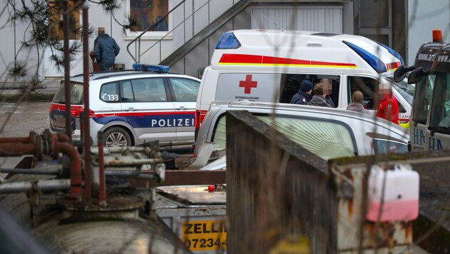 Die Polizei und Rettung waren in Hartkirchen im Einsatz. (Bild: laumat.at/Matthias Lauber, Krone KREATIV)