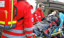Rettungssanitäter verpflichten sich zu mindestens 144 Stunden im ehrenamtlichen Dienst pro Jahr