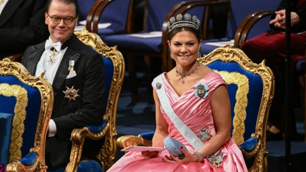 Kronprinzessin Victoria sah bei der Nobelpreis-Gala in Stockholm wunderschön aus. (Bild: APA/AFP/Jonathan NACKSTRAND)
