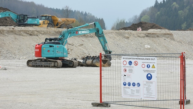 Ein Foto vom April heuer: 190.000 m2 wurden planiert und fast 1 Million Kubikmeter Schotter entnommen. (Bild: Wolfgang Spitzbart)