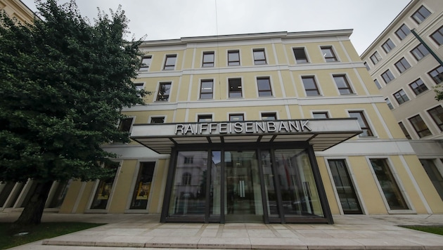 Neben dem Raiffeisenverband Salzburg gibt es 33 selbstständige Raiffeisenbanken. Noch 2016 waren es 65. (Bild: Tschepp Markus)