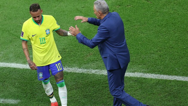 Neymar (links), Tite (Bild: APA/AFP/Giuseppe CACACE)