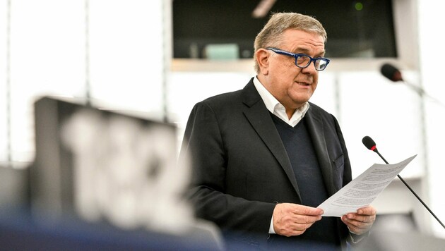 Der Ex-EU-Abgeordnete Antonio Panzeri steht unter Korruptionsverdacht (Bild: MARC DOSSMANN / AFP / picturedesk.com)