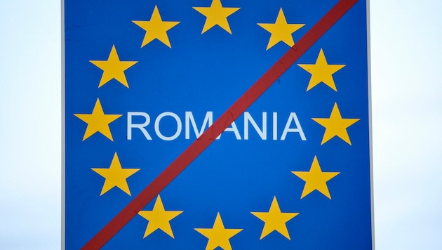 Mit dem Veto gegen den Schengen-Beitritt Rumäniens hat Österreich eine diplomatische Krise losgerissen. (Bild: AP/Vadim Ghirda)