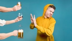 Die Kombination von Alkoholabstinenz und positiven Veränderungen, bei Sport oder Ernährung, erhöht die Erfolgschancen. (Bild: stock.adobe.com, )