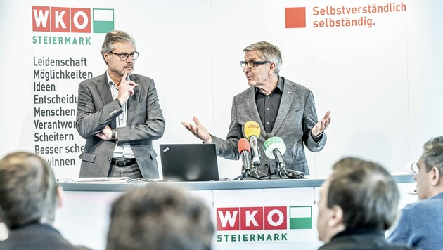WKO Steiermark Präsident Josef Herk (r.) und Direktor Karl-Heinz Dernoscheg fordern von der Politik in der Energiefrage, aber auch beim Arbeitskräftethema rasche Schritte. (Bild: Foto Fischer)
