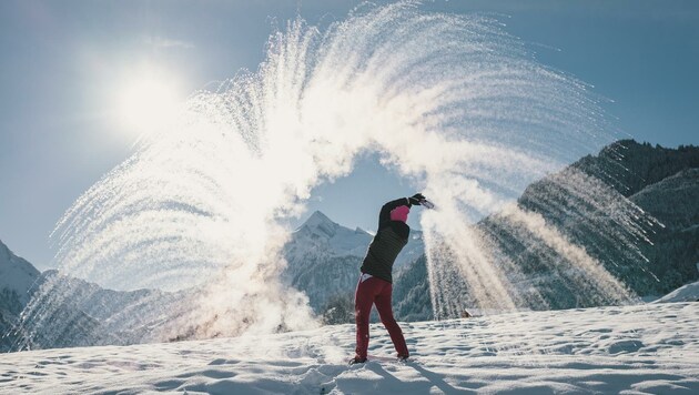 Im Pinzgau glückte vor lauter Kälte der Mpemba-Effekt, bei dem kochendes Wasser sofort gefriert (Bild: EXPA/ JFK)