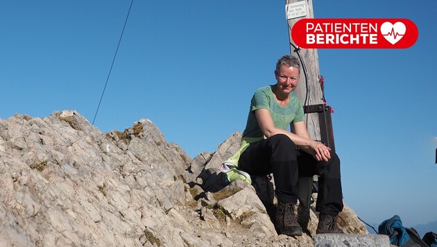 Die Patientin beim Gipfelkreuz am Sonnwendjoch in Tirol (Bild: Frau Haas Krone KREATIV,)