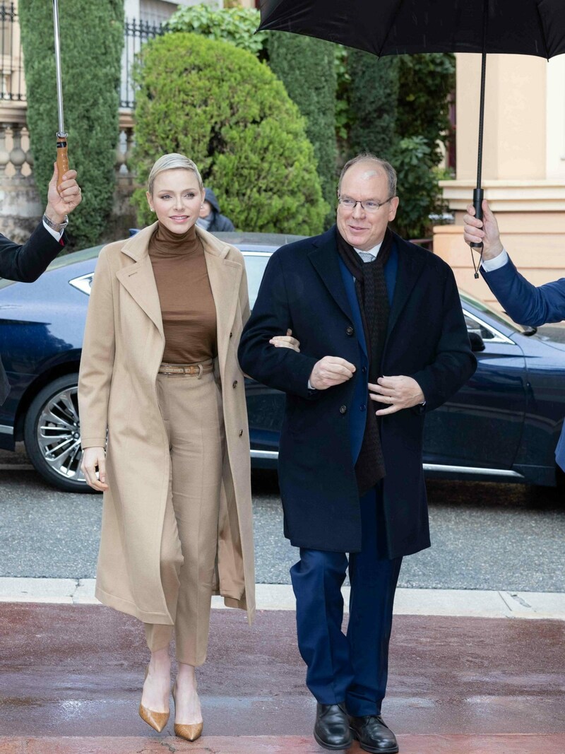 Fürst Albert II. von Monaco und Fürstin Charlène von Monaco am 13. Dezember in Monte-Carlo (Bild: www.PPS.at)