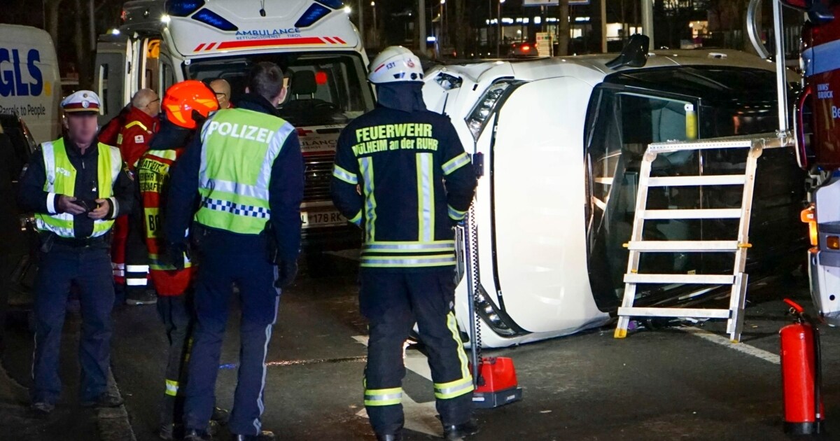 Auto Von Frau Gerammt - Kollision Im Kreisverkehr: Lenker (33) Verletzt ...