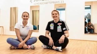 La atleta de bobsleigh Katrin Beierl con la fisioterapeuta Theresa Pillichshammer.  (Imagen: urbantschitsch mario)