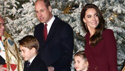 Prinz William und Prinzessin Catherine von Wales kommen mit ihren Kindern zm „Together At Christmas Carol Service“ in die Westminster Abbey in London (Bild: APA/Photo by HENRY NICHOLLS/AFP)